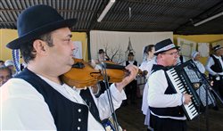 Leopoldovské hody - Folklórne Mestečko, dekoratívna grafika