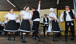 Leopoldovské hody - Folklórne Mestečko, dekoratívna grafika