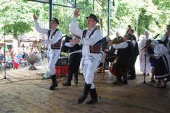 Leopoldovské hody - Folklórne Mestečko, dekoratívna grafika