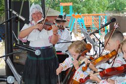 Hody 2024 - Regionálna folklórna prehliadka (dekoratívna grafika)