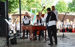 Regionálna prehliadka piesní a tancov Folklórne Mestečko