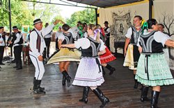 Regionálna prehliadka piesní a tancov Folklórne Mestečko