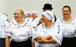Regionálna prehliadka piesní a tancov Folklórne Mestečko