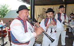 Regionálna prehliadka piesní a tancov Folklórne Mestečko