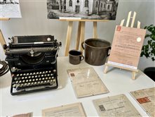 Hodová výstava starých fotografií, dokumentov a predmetov predmetov zberateľa Miloša Jančára