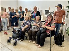 img 016861Hodová výstava starých fotografií, dokumentov a predmetov predmetov zberateľa Miloša Jančára