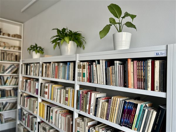 Interiér mestskej knižnice Leopoldov