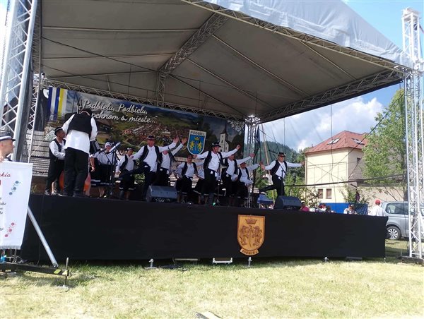 Vystúpenie KSF Mestečko na Podbielanských folklórnych slávnostiach