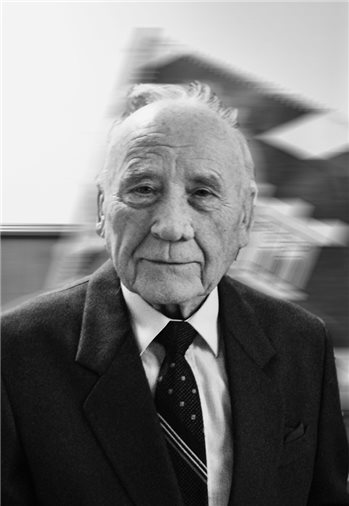 Milan Piovarči 
