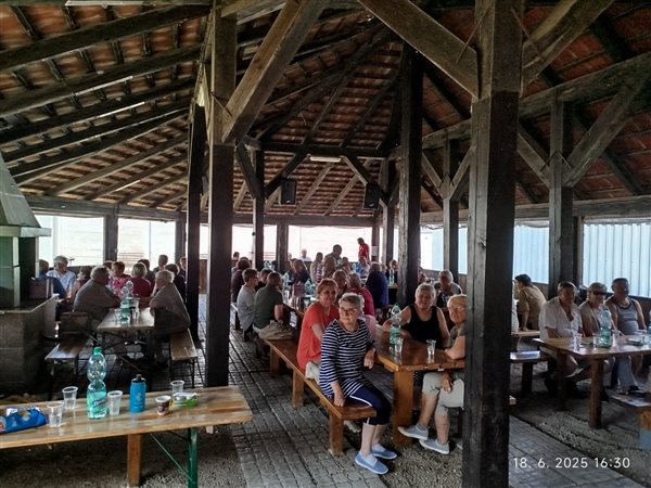 Aktivity seniorov na spoločnom stretnutí