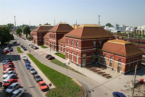 Mesto Leopoldov - budova železničnej stanice